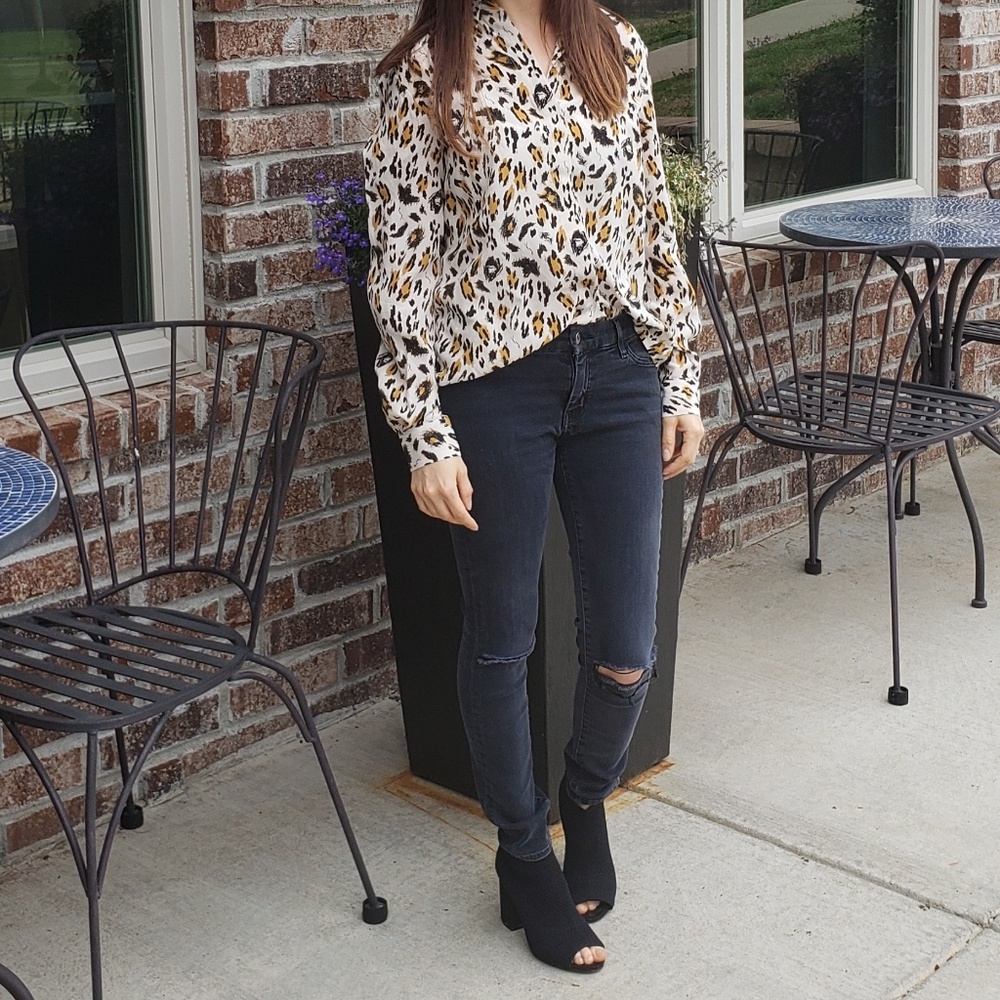 LAST ONE! & Other Stories leopard print blouse - Picture 7 of 8